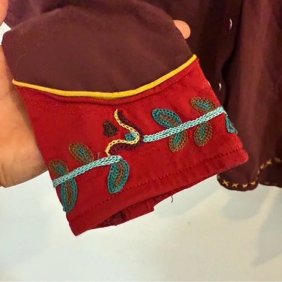 Double D Ranch- Western Embroidered Snap Button Down Top- XS - Picture 4 of 11